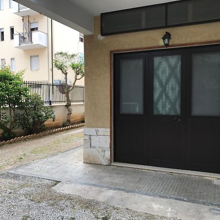 Flat Low Cost Apartment Sperlonga Luaran gambar